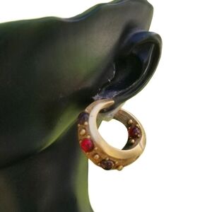 FRANK TORTOLANI VINTAGE GOLDTONE & JEWEL CABACHON HINGED WRAP EARRINGS